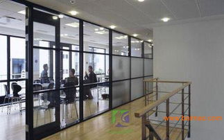 全面解讀80款辦公室裝修隔斷材料 單玻、雙玻與百葉屏風供應指南